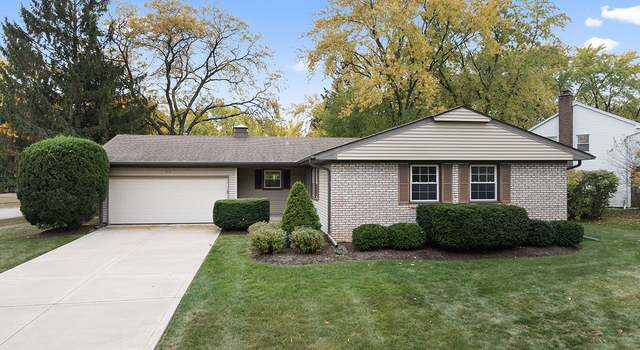 Photo of 810 Dorncliff Ln, Buffalo Grove, IL 60089