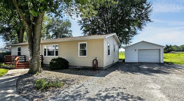 Photo of 420 S Pine St, Piper City, IL 60959