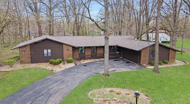 Photo of 106 Gregory Ln, Lexington, IL 61753