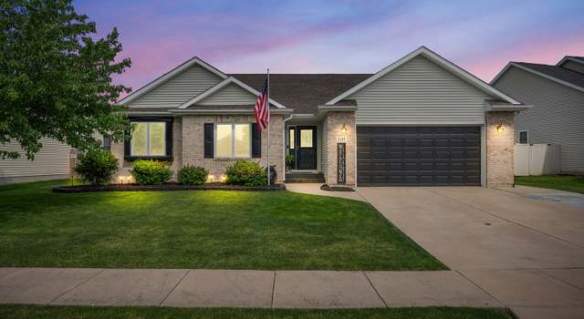 Photo of 1125 Oxford Cir, Sycamore, IL 60178