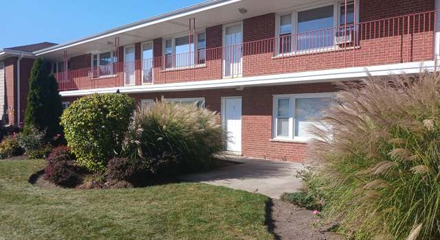 Photo of 1105 Holiday Ln #9, Des Plaines, IL 60016