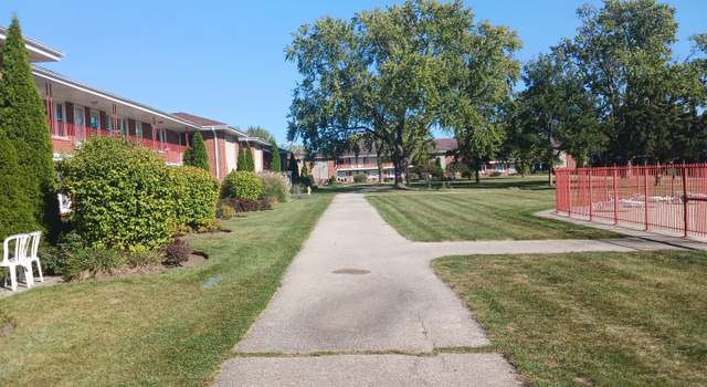 Photo of 1105 Holiday Ln #9, Des Plaines, IL 60016