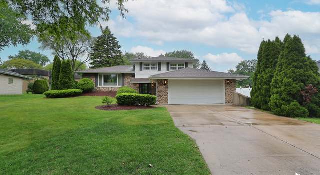 Photo of 516 Blackburn Ct, Downers Grove, IL 60516
