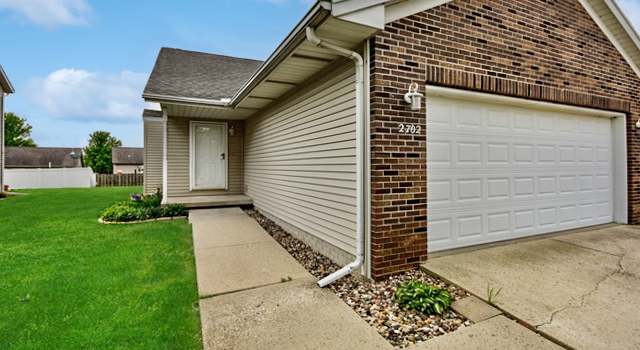 Photo of 2702 Westbrook Dr, Bloomington, IL 61705