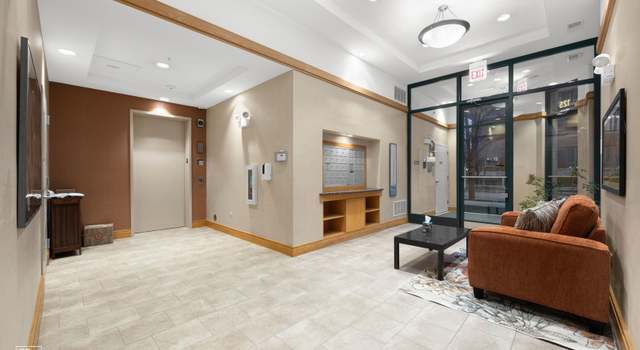 Photo of 125 N Euclid Ave #201, Oak Park, IL 60301