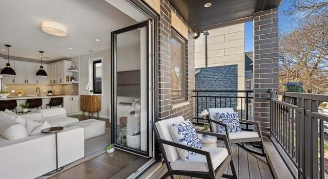 Photo of 1711 W Roscoe St #2, Chicago, IL 60657
