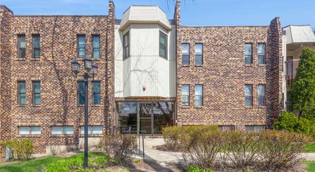 Photo of 2287 Country Club Dr Unit 21A, Woodridge, IL 60517