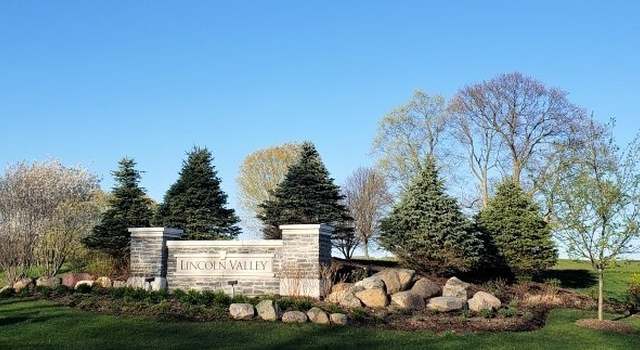 Photo of 923 Darwin St, North Aurora, IL 60542