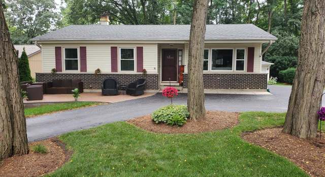 Photo of 26W035 Hazel Ln, Wheaton, IL 60187