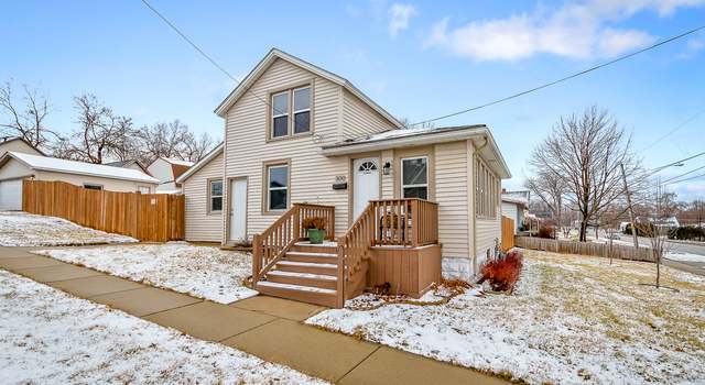 Photo of 300 Kane St, South Elgin, IL 60177