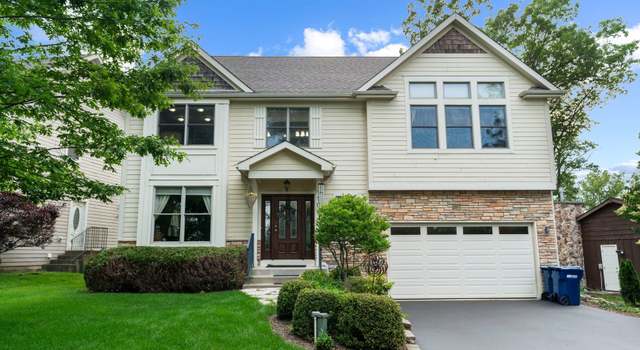 Photo of 106 Forest View Dr, Lake Bluff, IL 60044
