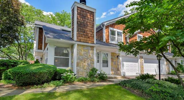Photo of 1941 Gresham Cir, Wheaton, IL 60189