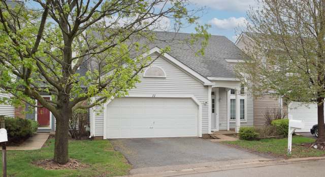 Photo of 11 Crabapple Ct, Lake In The Hills, IL 60156