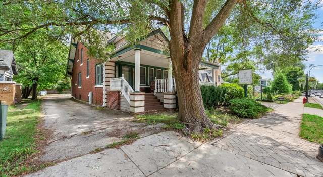 Photo of 417 N Hough St, Barrington, IL 60010