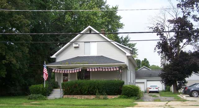 Property at 1005 N Green St, McHenry, IL 60050, 4 beds, 3 baths