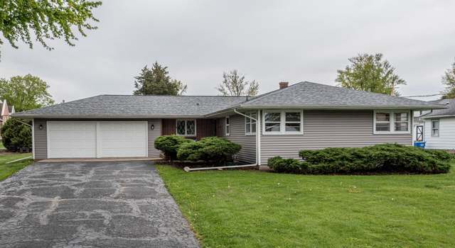 Photo of 117 W North St, Wyanet, IL 61379