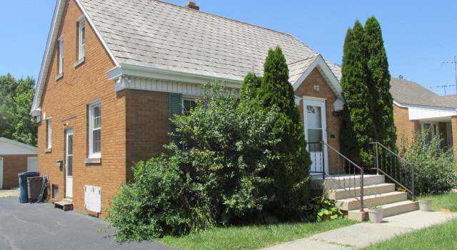Photo of 1821 Nicholson St, Crest Hill, IL 60403