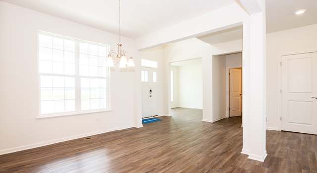 Photo of 192 Trumpet Vine Cir, Elgin, IL 60124