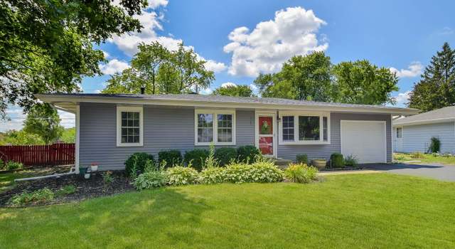 Photo of 1747 Pleasant Ave, Saint Charles, IL 60174