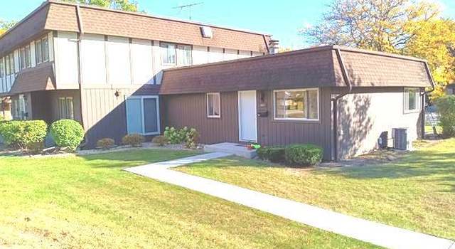 Photo of 5811 N Doe Circle Cir, Westmont, IL 60559