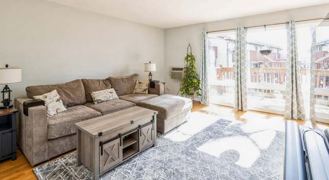 Photo of 2201 Arbor Cir #210, Downers Grove, IL 60515