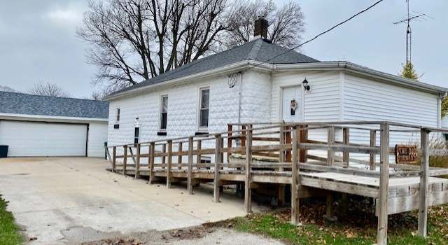 Photo of 303 Oak St, Cedar Point, IL 61316