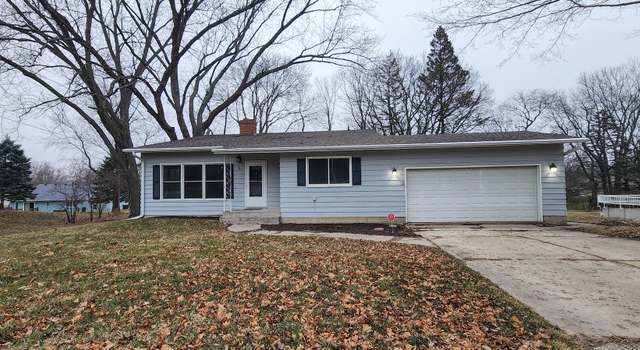Photo of 6 Haven Ct, Freeport, IL 61032