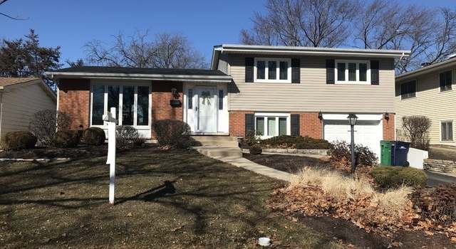 Photo of 728 Hawthorne Cir, Lombard, IL 60148