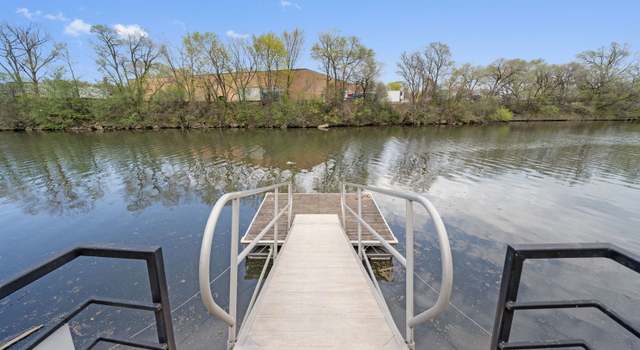Photo of 2864 N Riverwalk Dr, Chicago, IL 60618