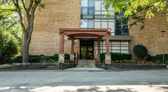 Photo of 1811 Four Lakes Ave Unit 1H, Lisle, IL 60532