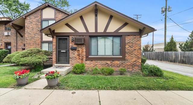 Photo of 1S124 Winthrop Ln, Villa Park, IL 60181