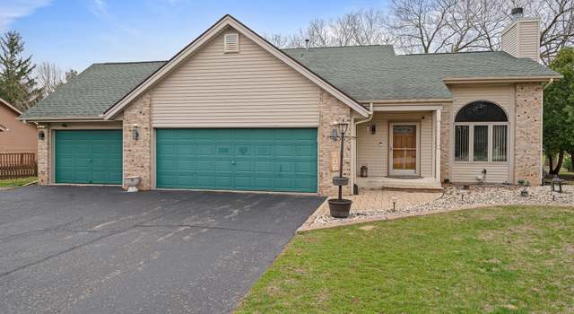 Photo of 206 Autumnwood Dr, Rockton, IL 61072