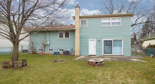 Photo of 1715 N Beech Rd, Mount Prospect, IL 60056