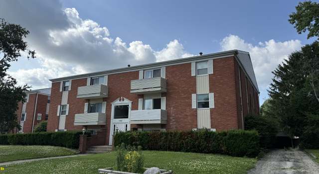 Photo of 1002 E Harding Dr #303, Urbana, IL 61801