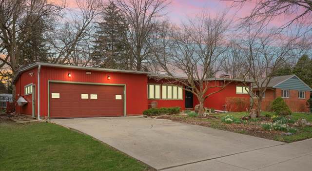 Photo of 305 E Colorado Ave, Urbana, IL 61801