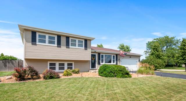Photo of 701 Lake Ct, New Lenox, IL 60451