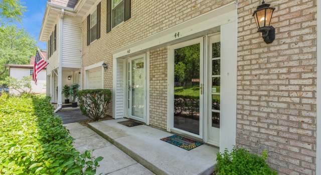 Photo of 44 Wildwood Trl, Cary, IL 60013