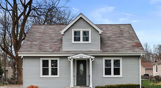 Photo of 2423 Beachside Rd, Mchenry, IL 60050