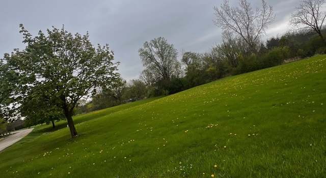 Photo of 30w201 Dean Ct, Wayne, IL 60184