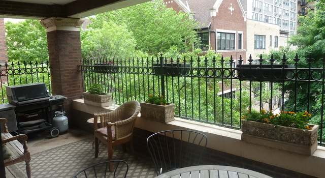 Photo of 416 W Briar Pl Unit 3AB, Chicago, IL 60657