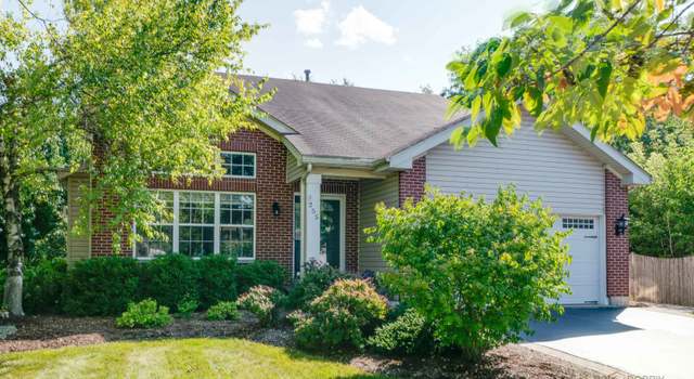 Property at 255 Midlane Dr, Crystal Lake, IL 60012, 4 beds, 2.5 baths