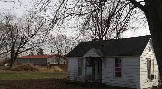 Photo of 101 Sheridan St, Longview, IL 61852