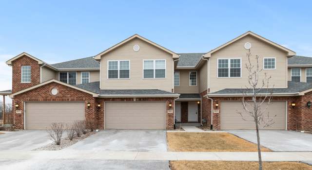 Property at 985 Regent Dr, Matteson, IL 60443, 3 beds, 2.5 baths