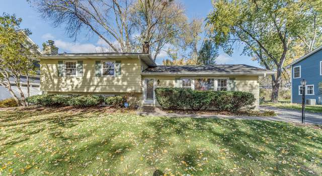 Photo of 541 Cypress Dr, Naperville, IL 60540