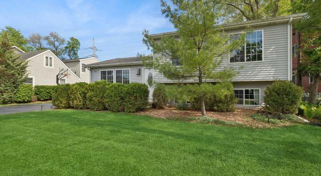 Photo of 822 Foster Ave, Lake Bluff, IL 60044