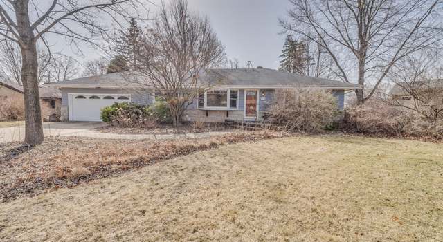 Photo of 975 Oakdale Dr, Elgin, IL 60123