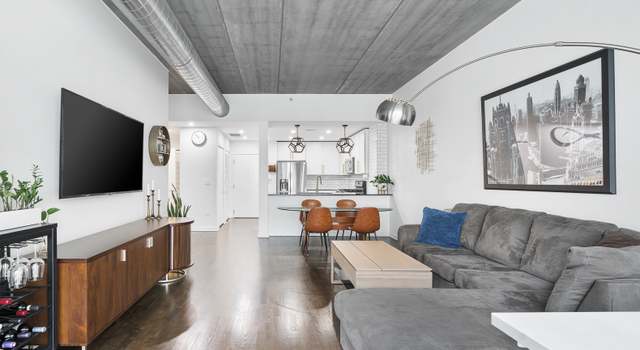 Photo of 845 N Kingsbury St #306, Chicago, IL 60610