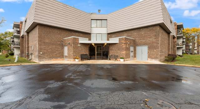 Photo of 924 S Lake Ct #113, Westmont, IL 60559