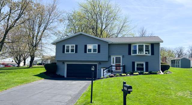 Photo of 2201 Oak Dr, Eureka, IL 61530