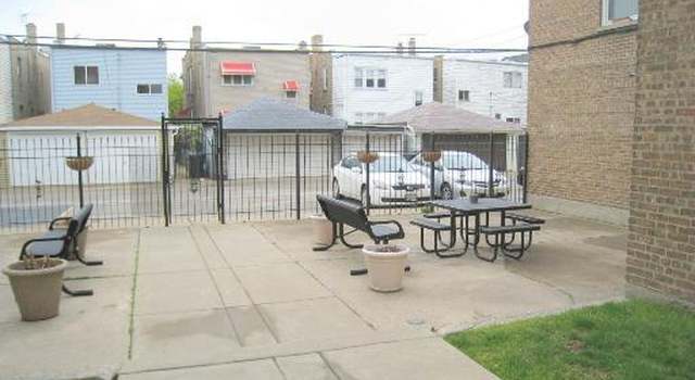 Photo of 2437 W Farragut Ave Unit 2B, Chicago, IL 60625